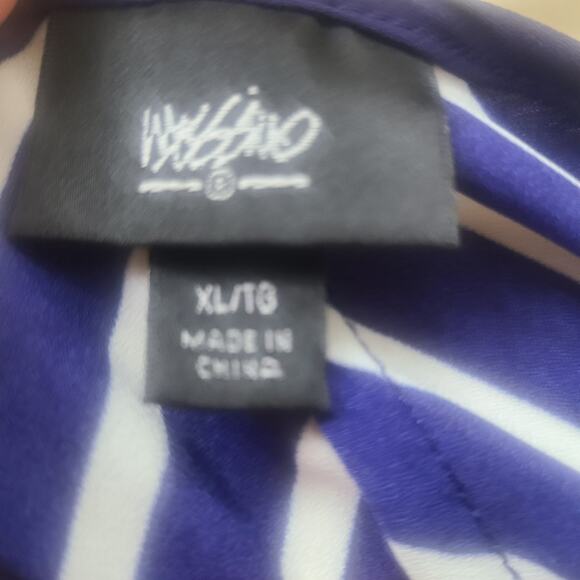 XL Women’s Navy White Striped Tunic Top Kaftan Blouse Loose Fit Batwing Mossimo - Picture 3 of 5